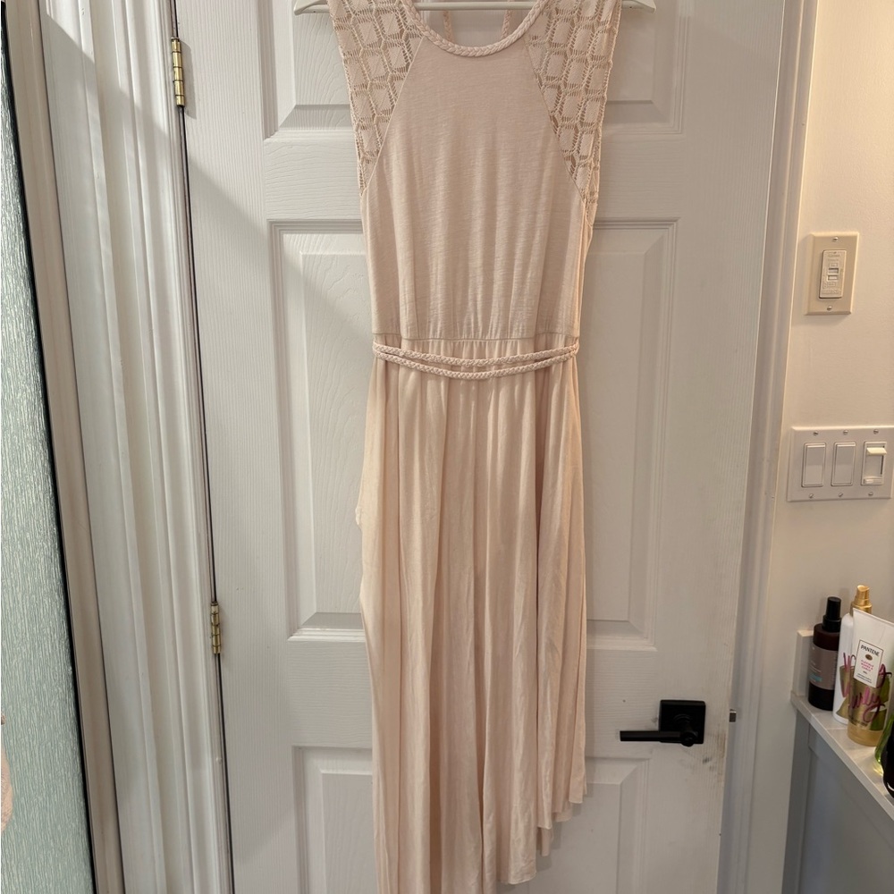 Elegant Cream Sleeveless Dress